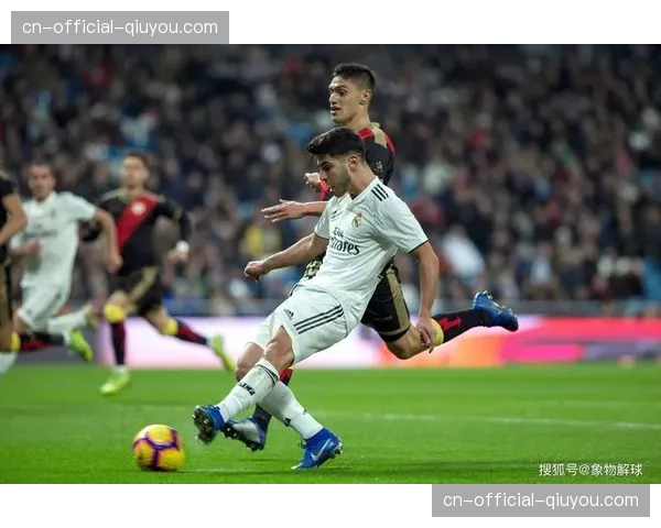 西甲争冠格局胶着巴萨58分领先皇马4分差距微妙